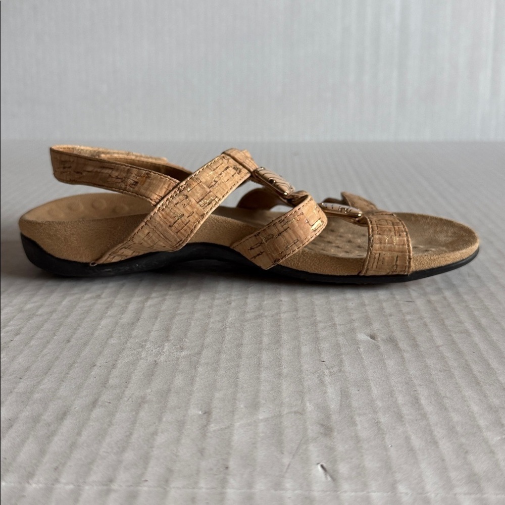 Vionic Amber Sandals In Tan Cork - Picture 4 of 11